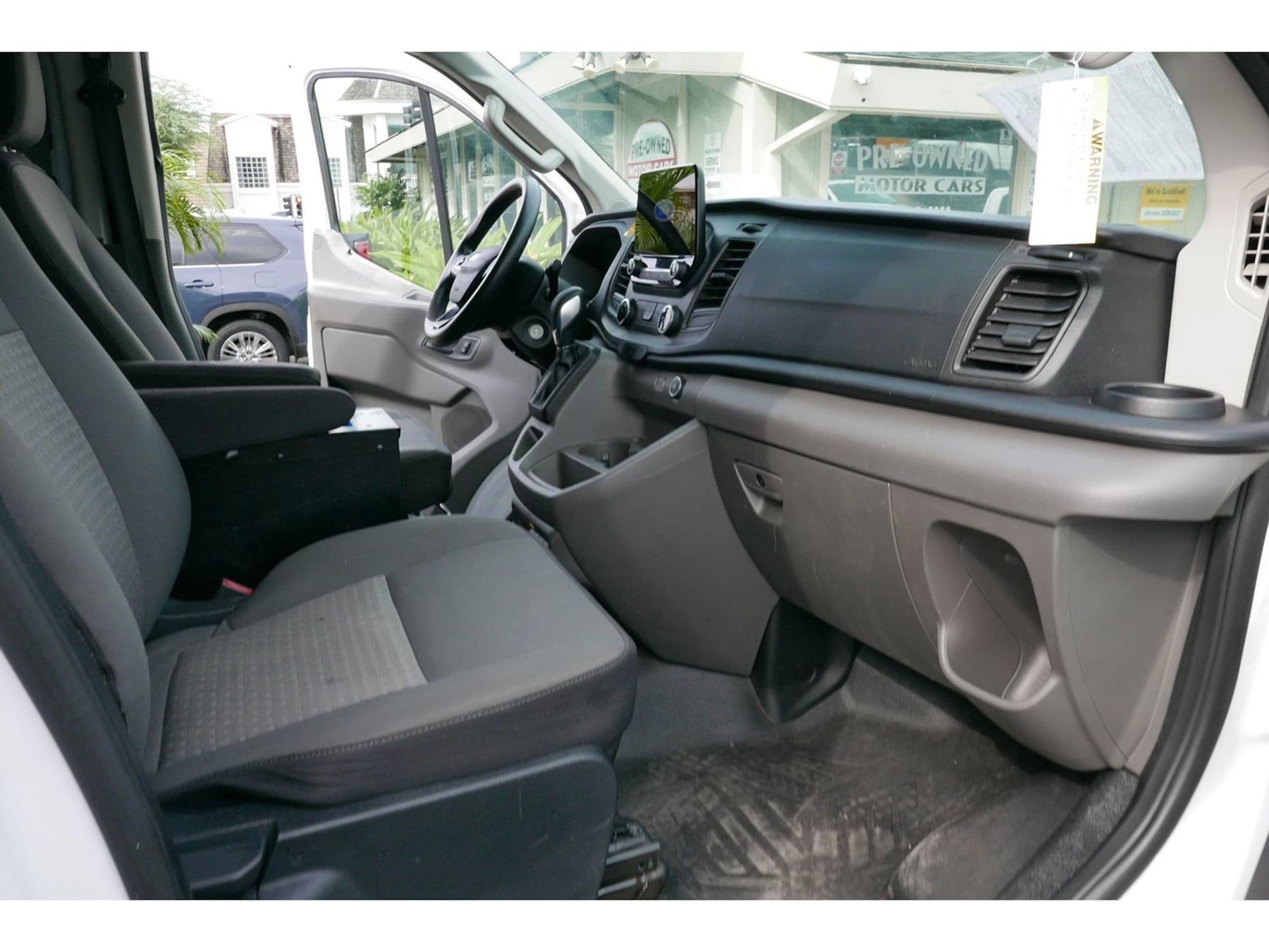 Ford Transit photo 3