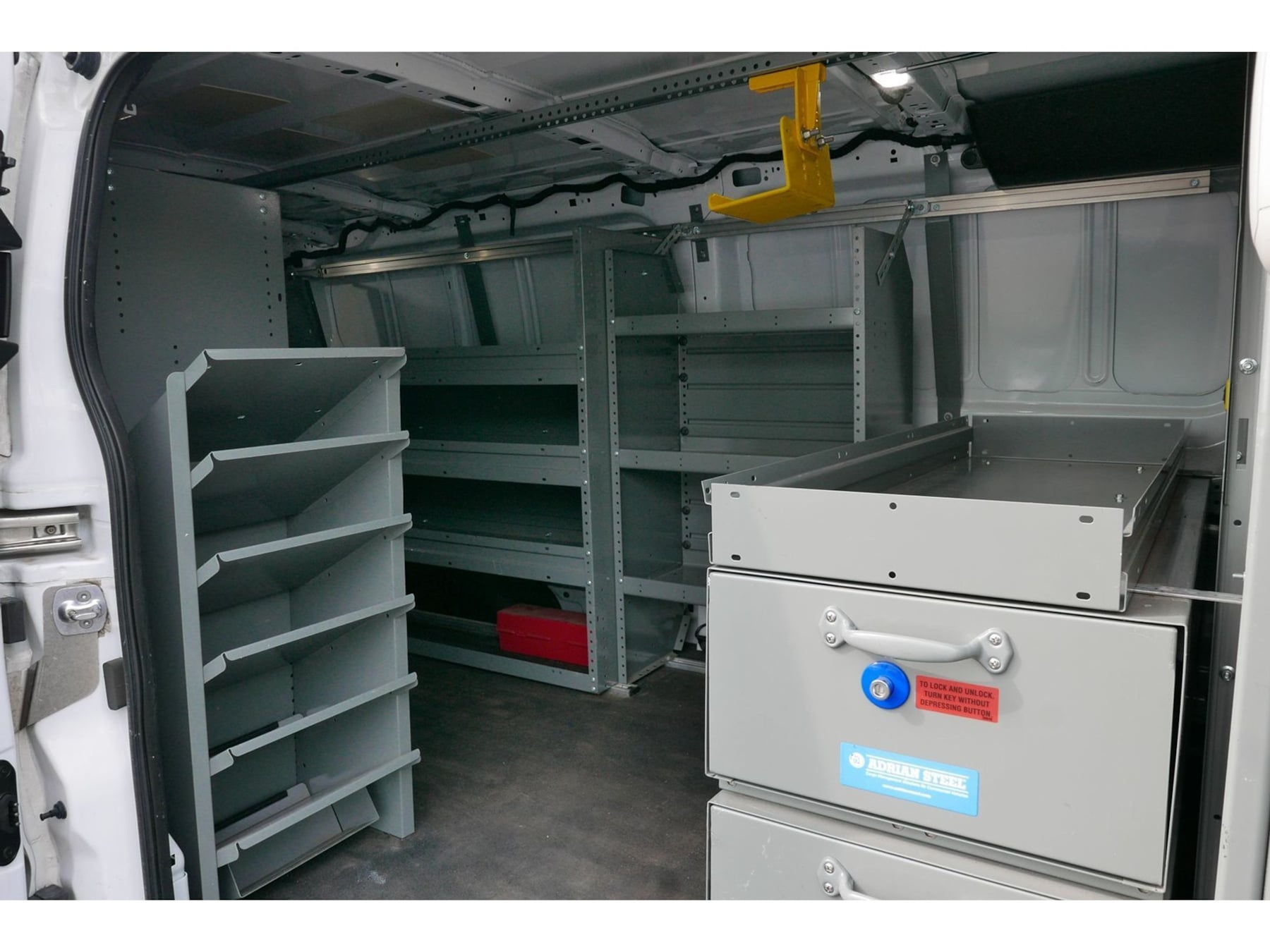 Ford Transit photo 4