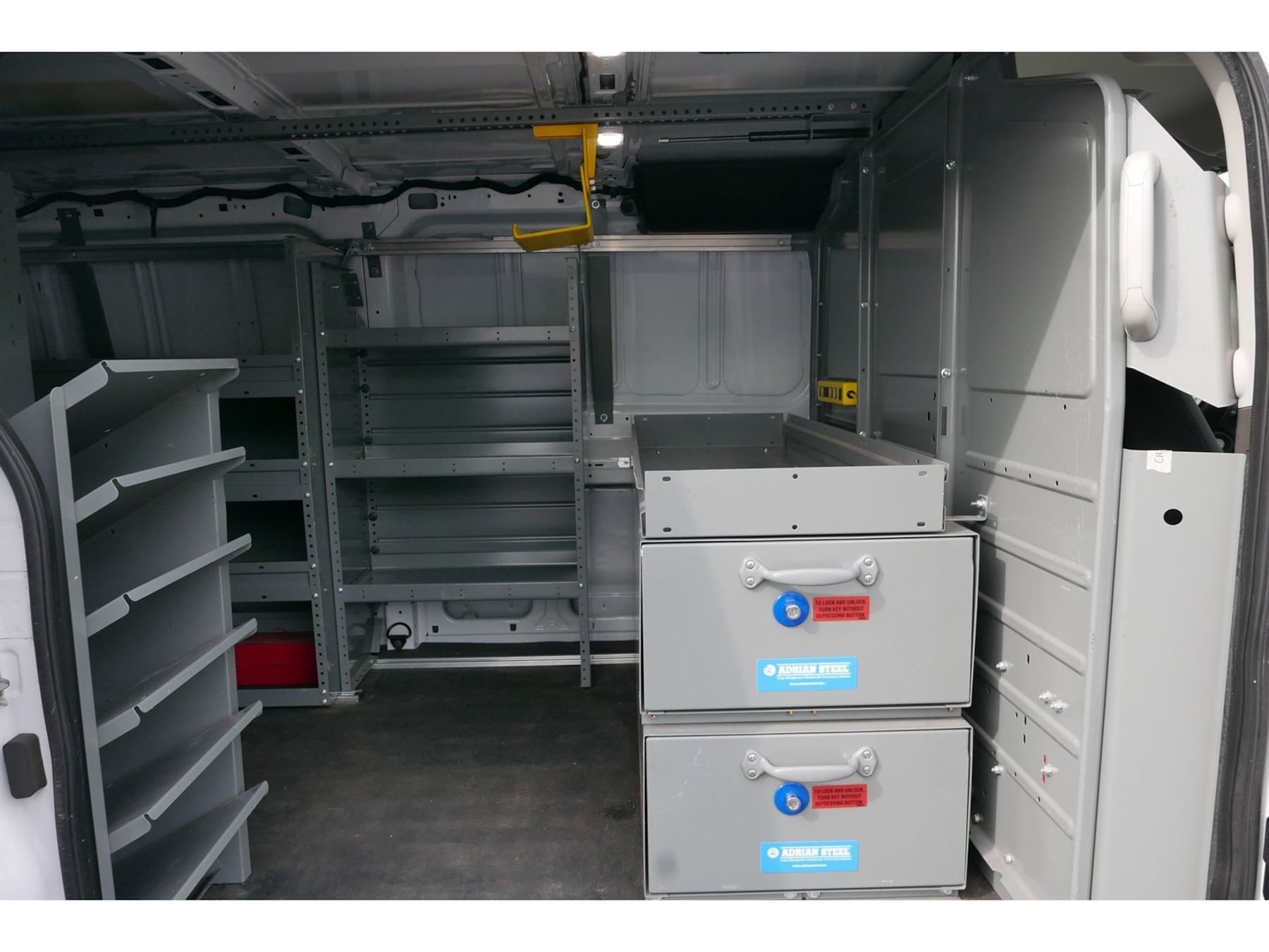 Ford Transit photo 5
