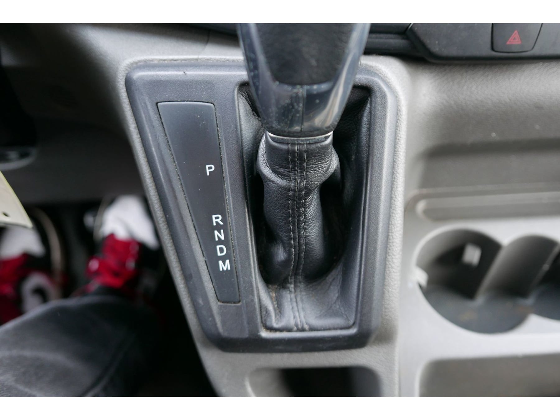 Ford Transit photo 13
