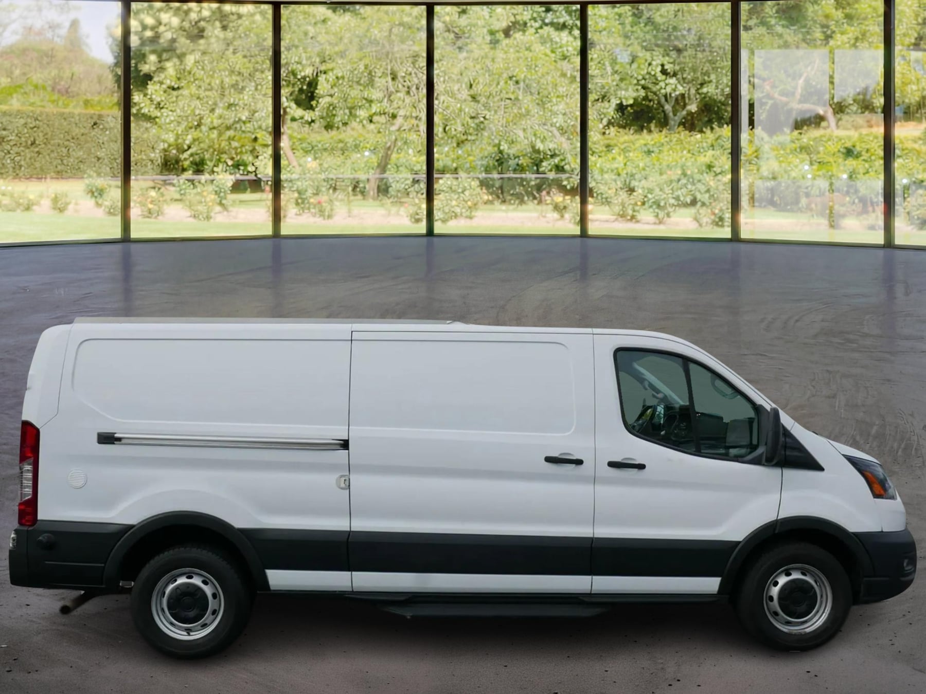 Ford Transit photo 16
