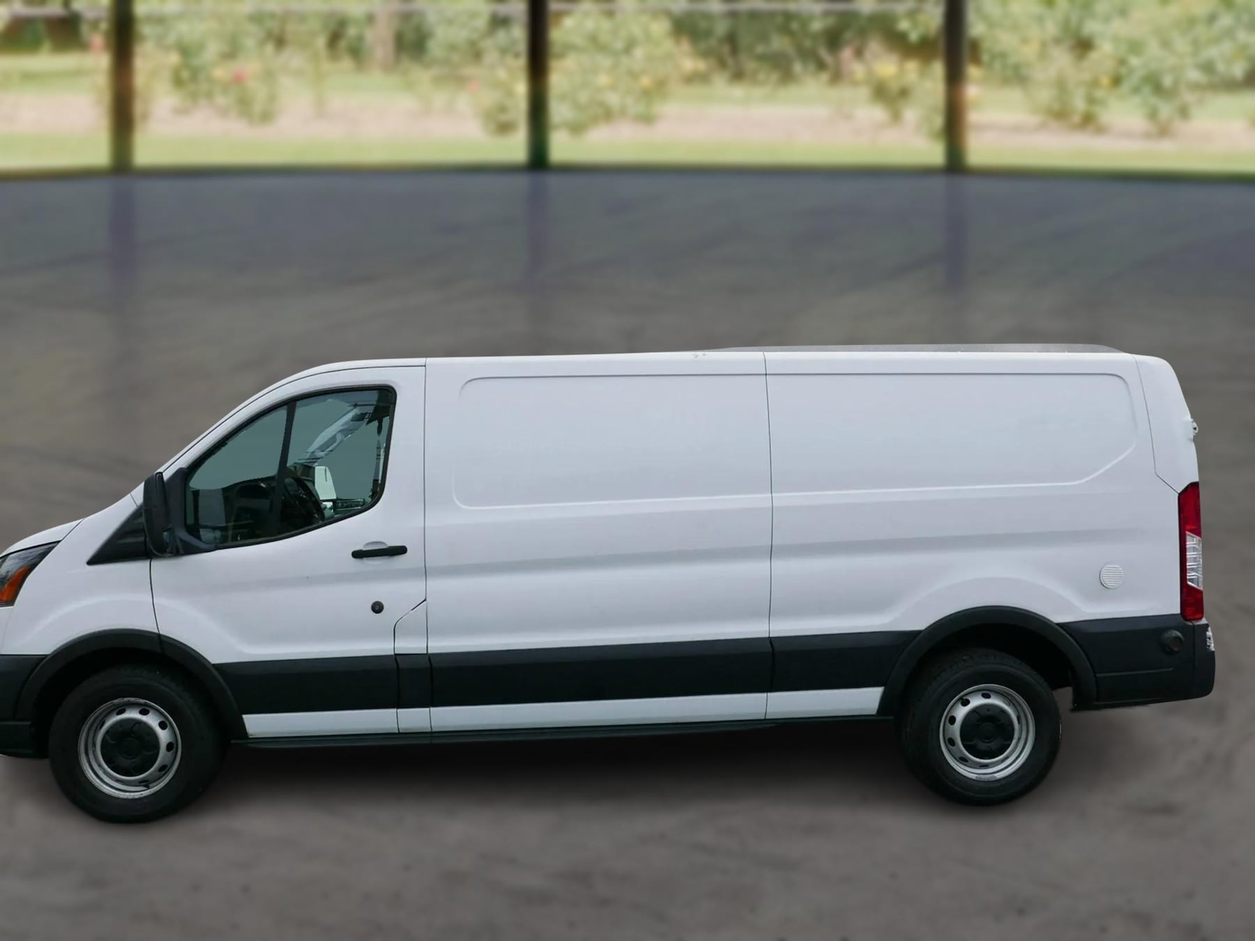 Ford Transit photo 20