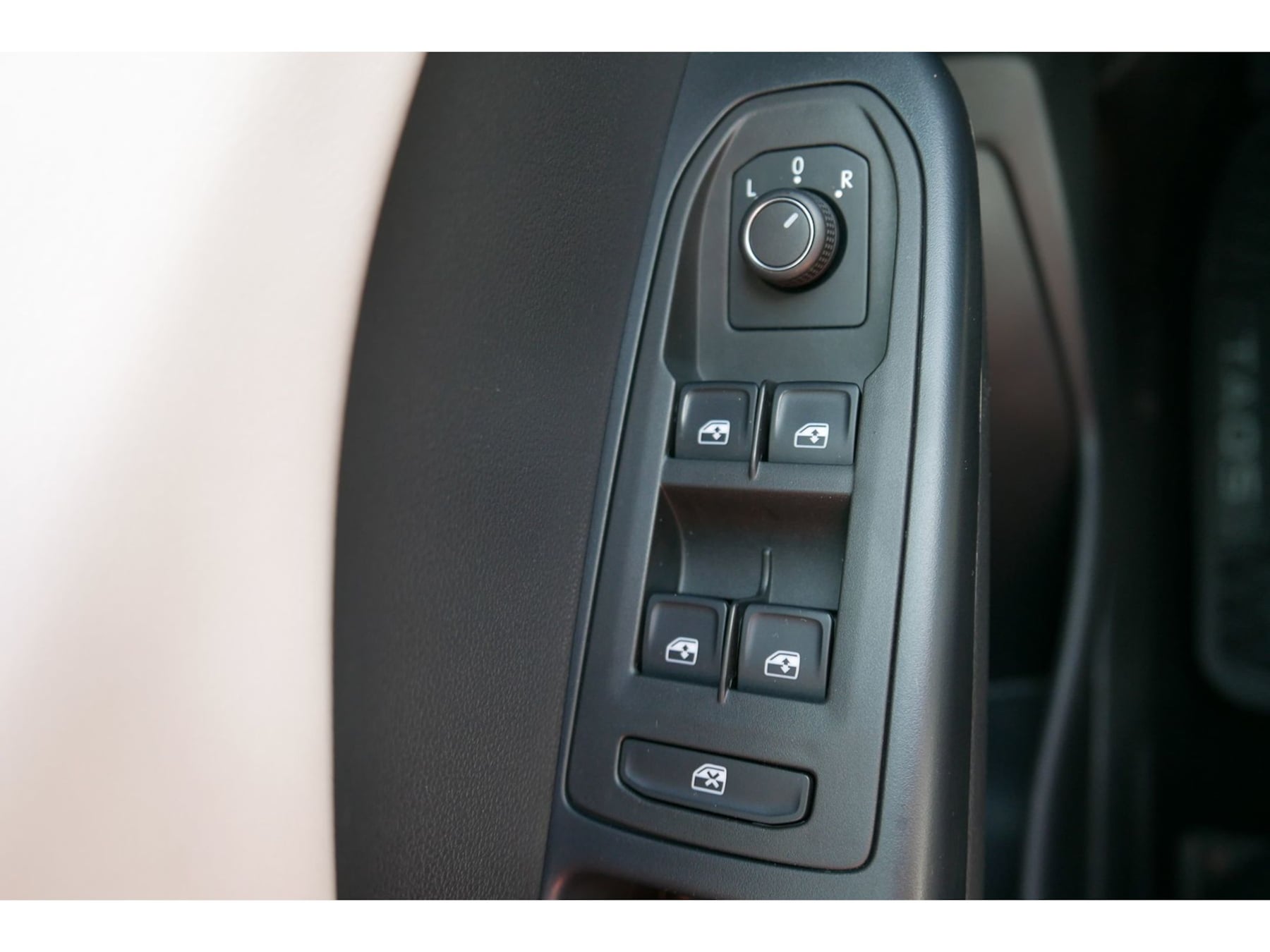 Volkswagen Taos photo 9