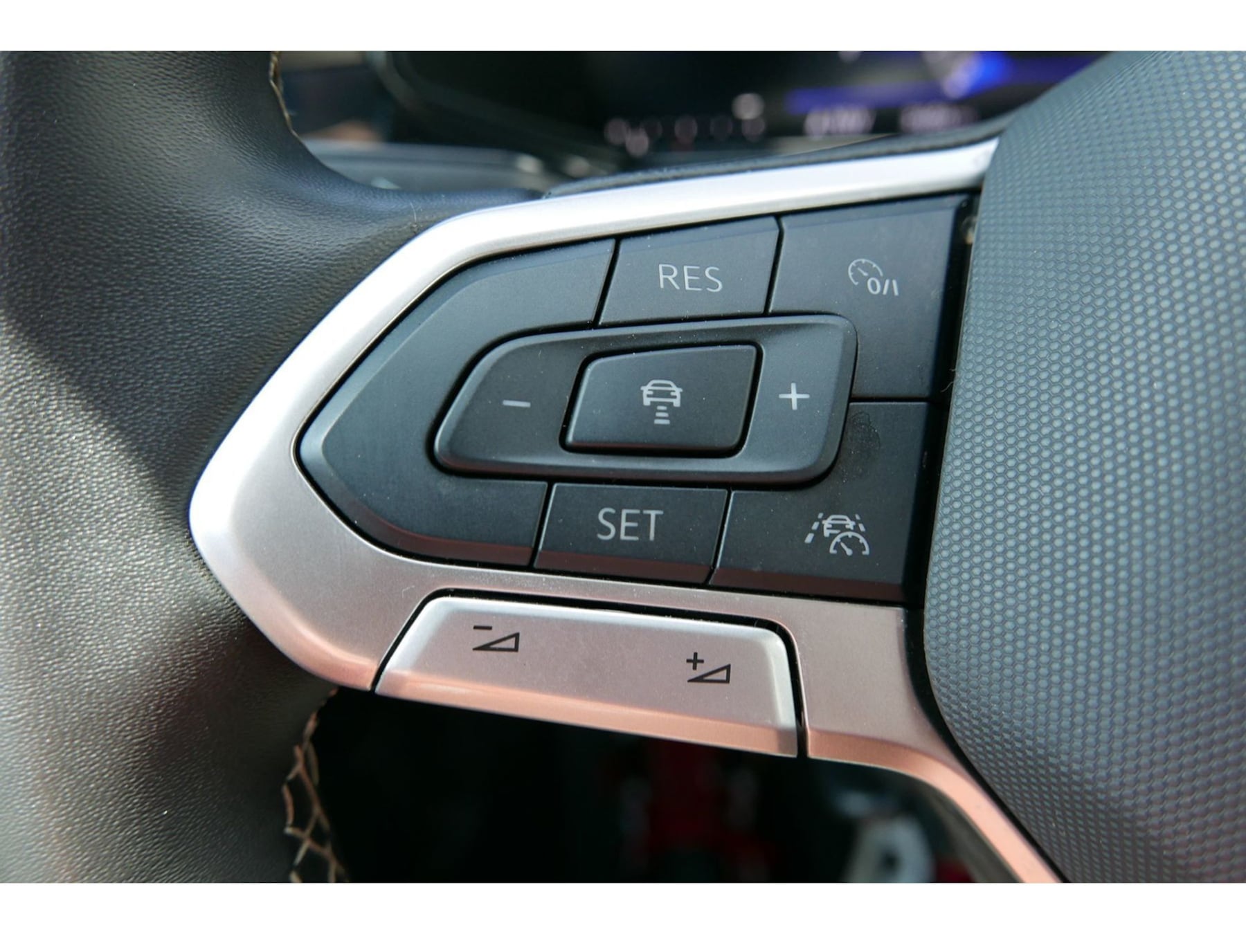 Volkswagen Taos photo 11