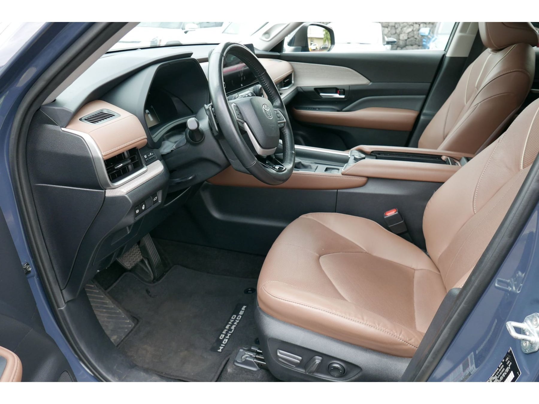 Toyota Grand Highlander photo 9