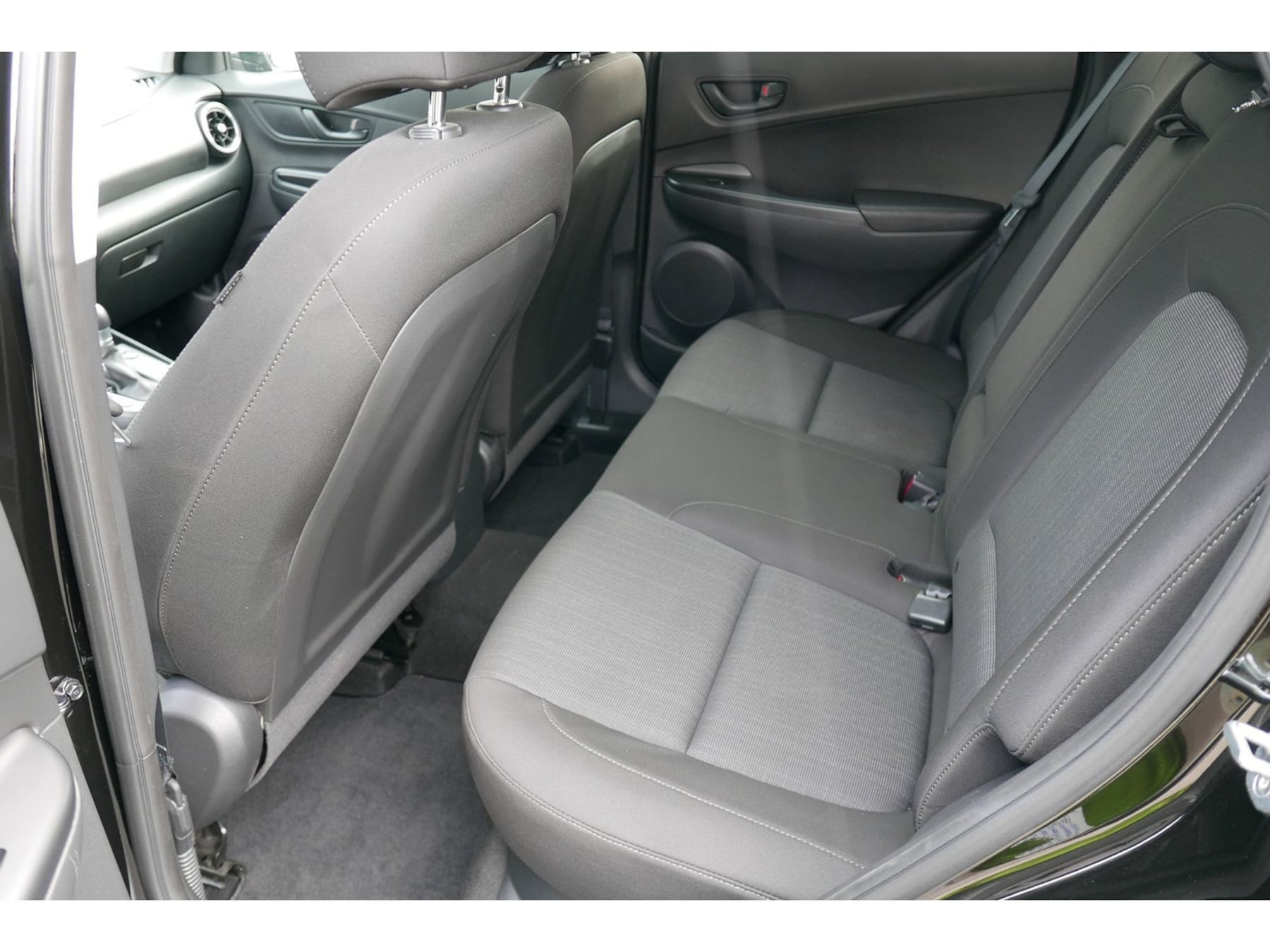 Hyundai Kona photo 3