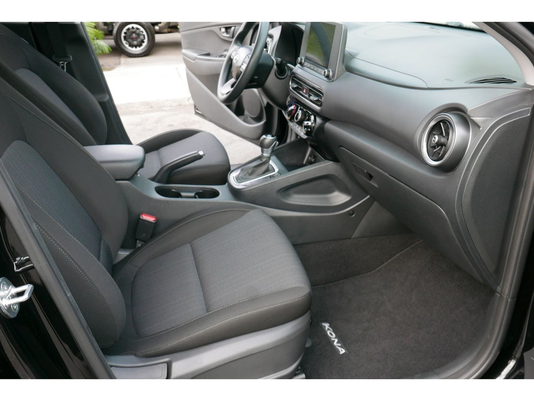 Hyundai Kona photo 4
