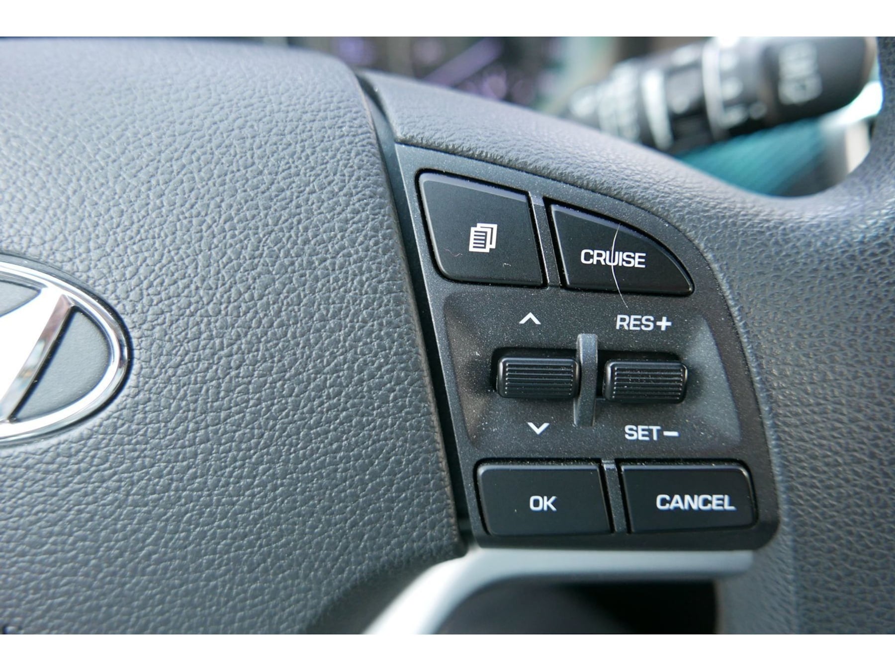 Photo 12 of this Hyundai Tucson