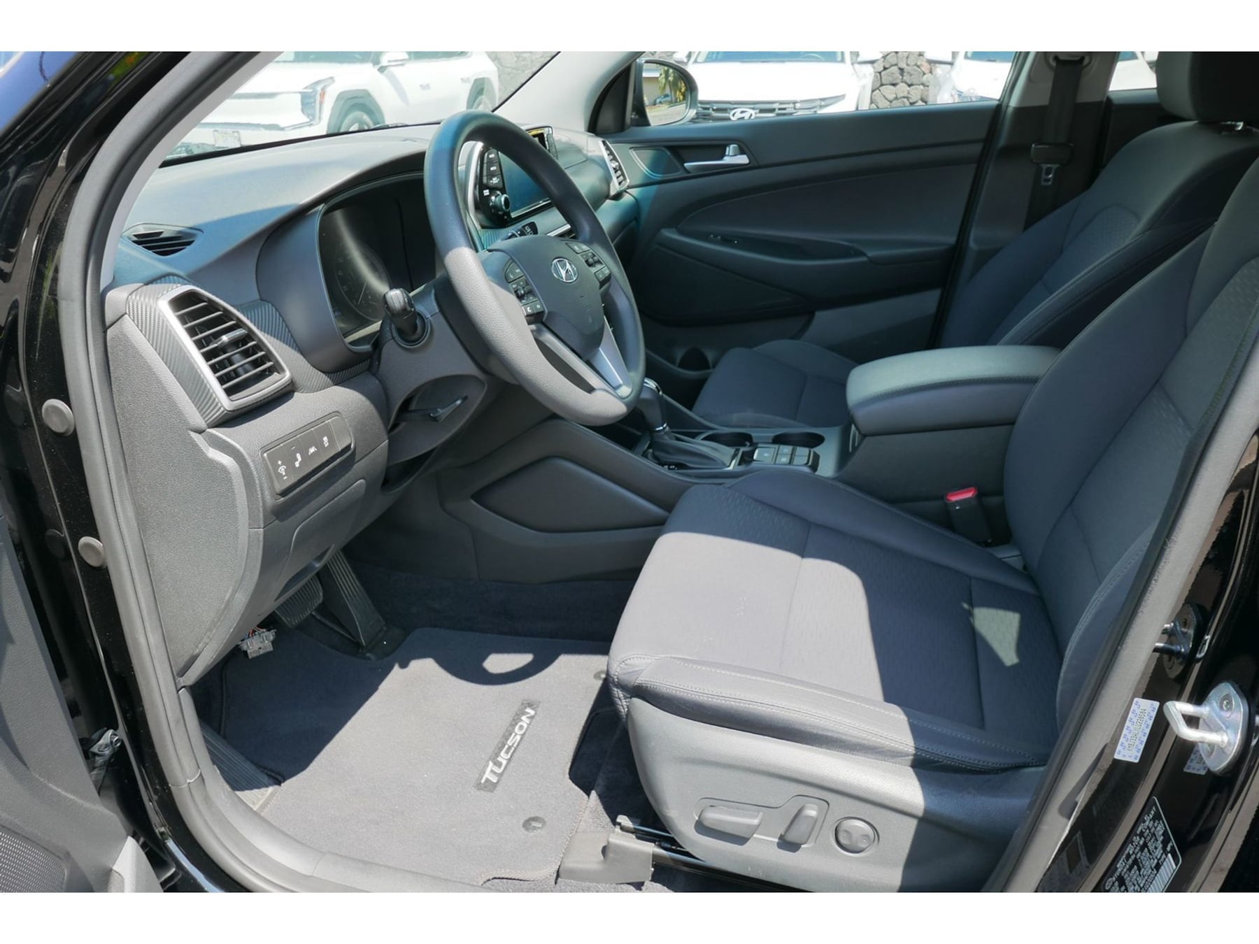 Photo 2 of this Hyundai Tucson