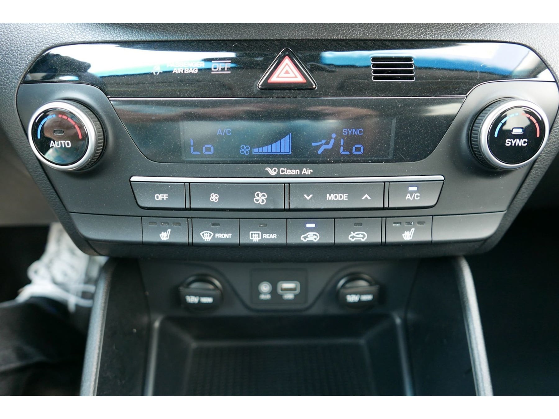 Photo 15 of this Hyundai Tucson