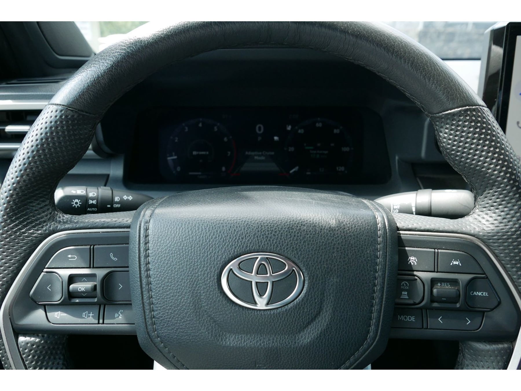 Toyota Tacoma photo 8