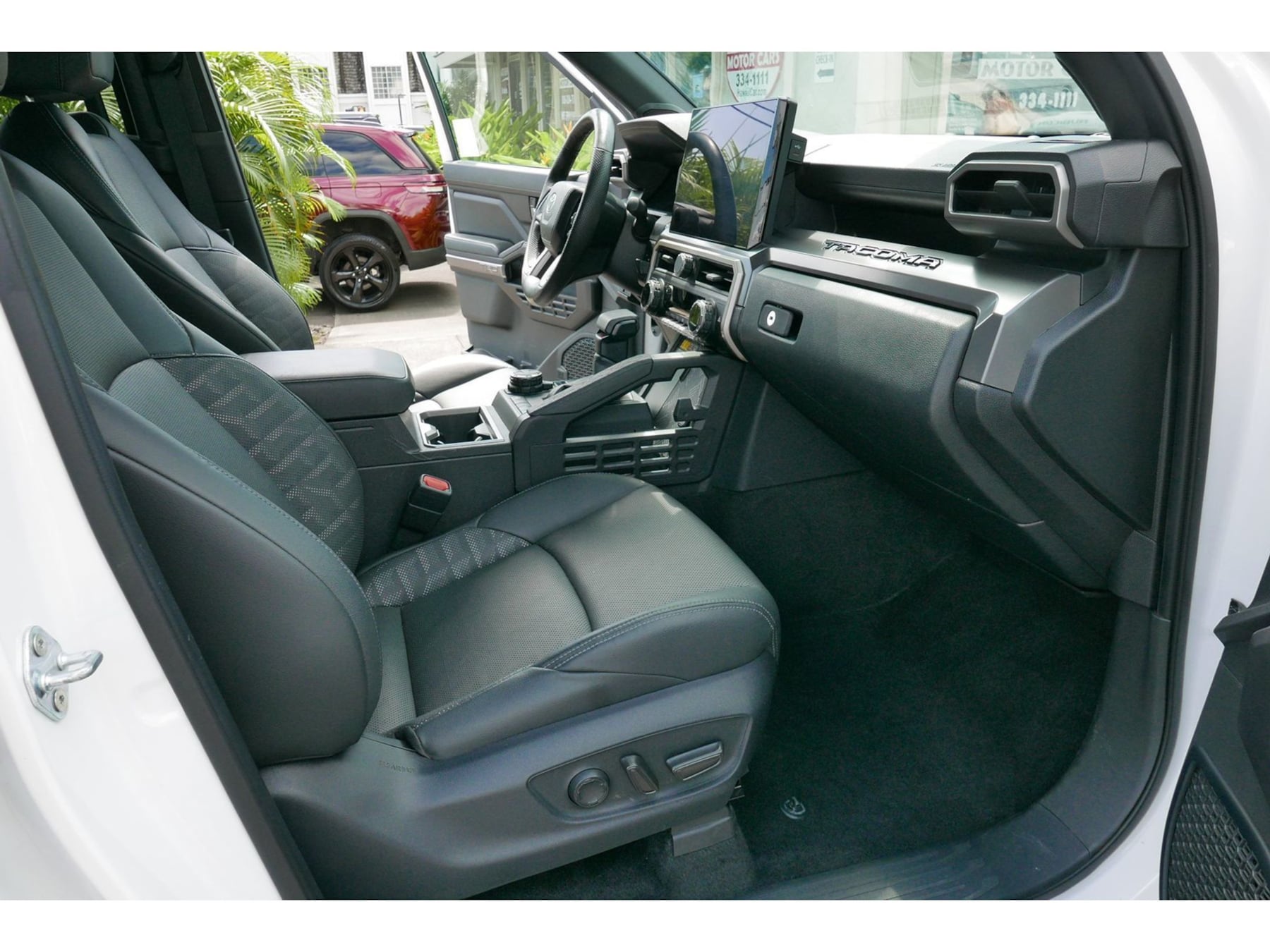 Toyota Tacoma photo 4