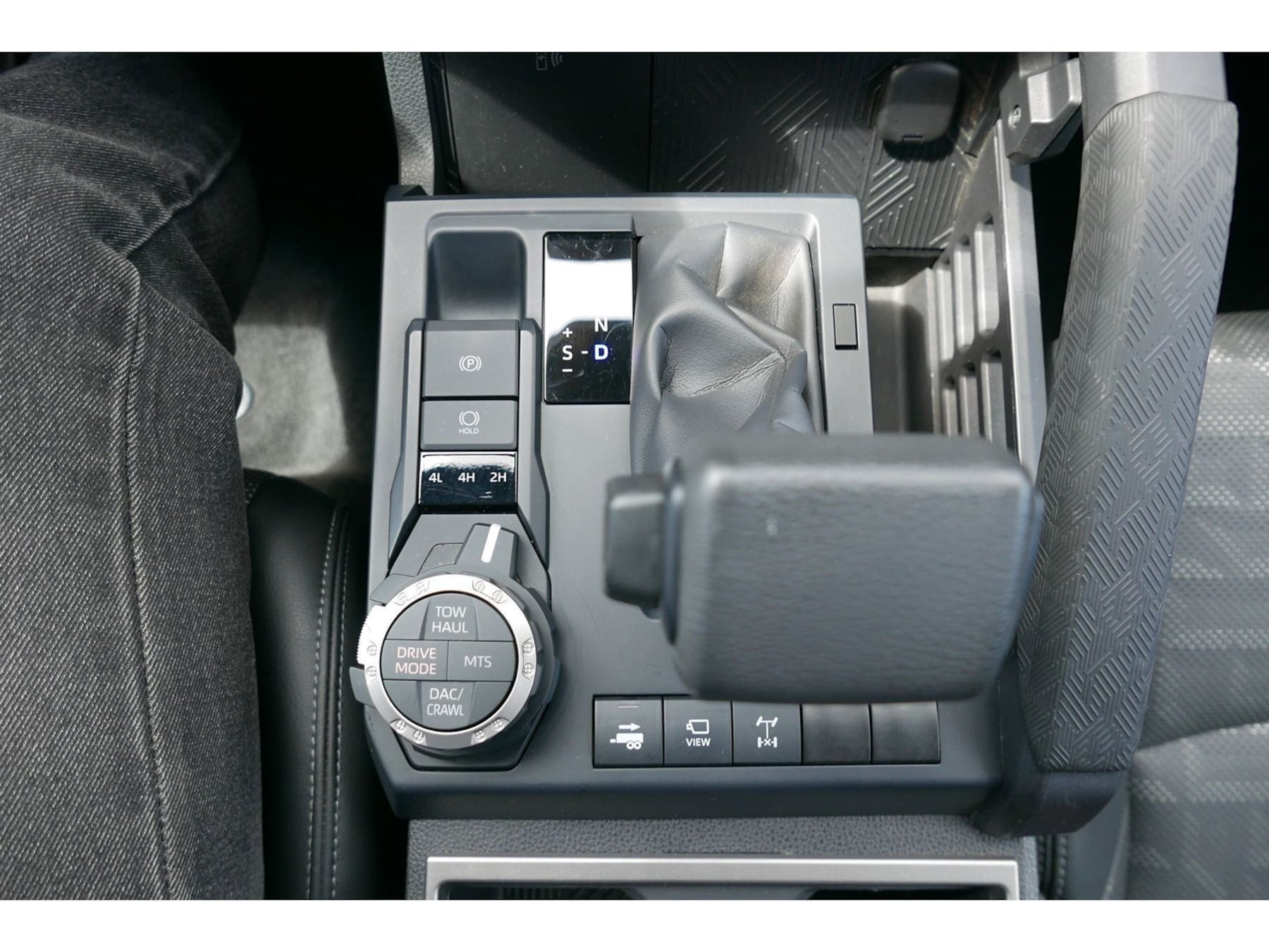Toyota Tacoma photo 18
