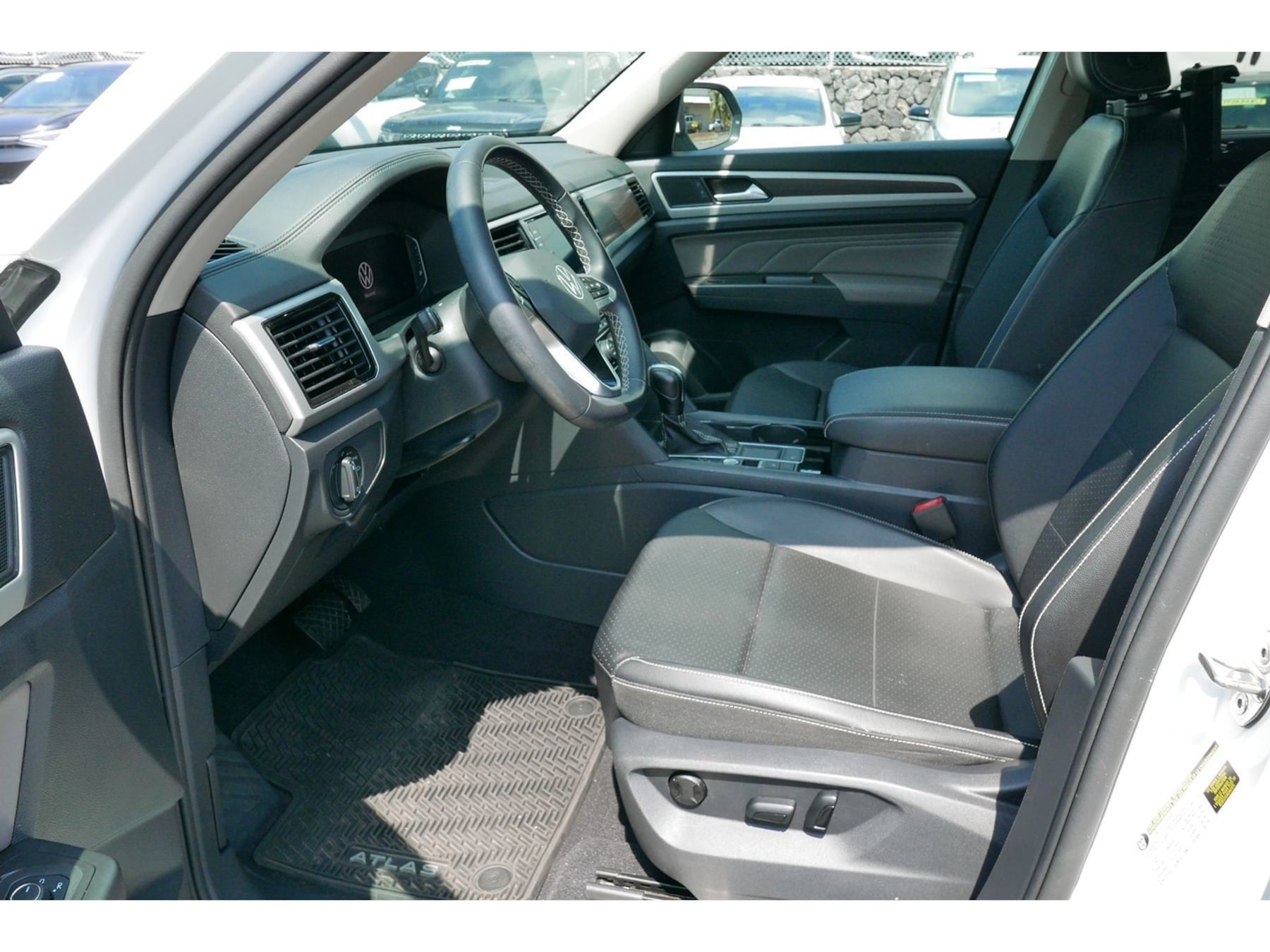 Volkswagen Atlas photo 2