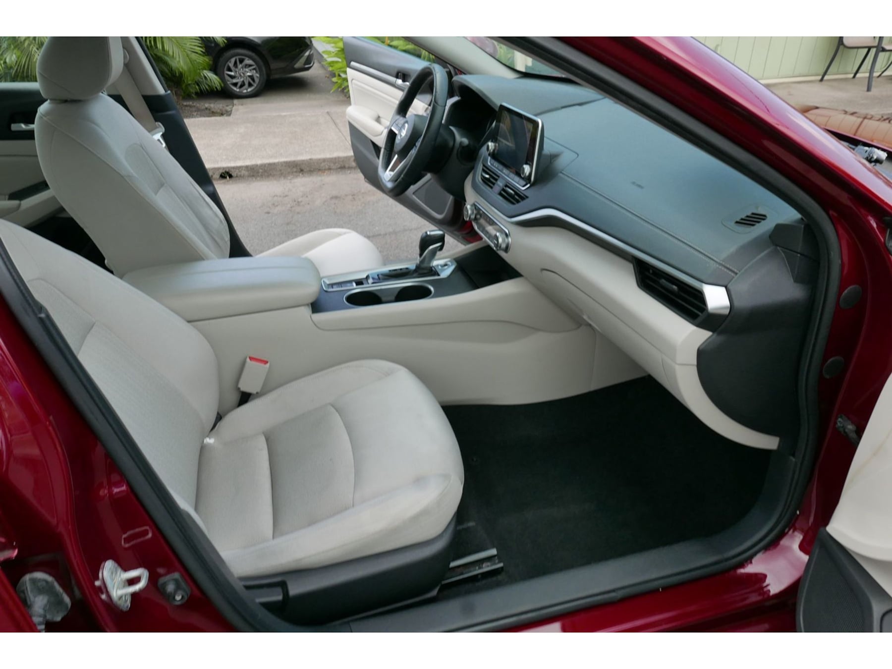 Nissan Altima photo 4