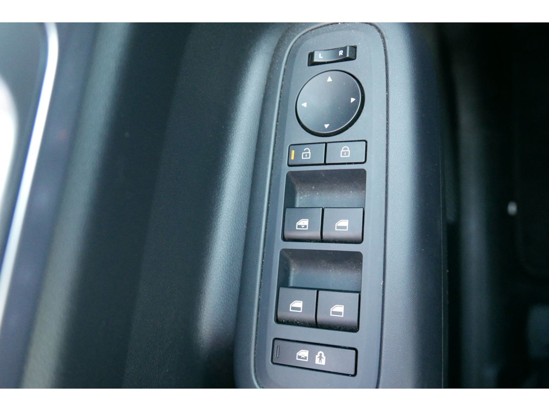 Photo 9 of this Hyundai Santa Fe