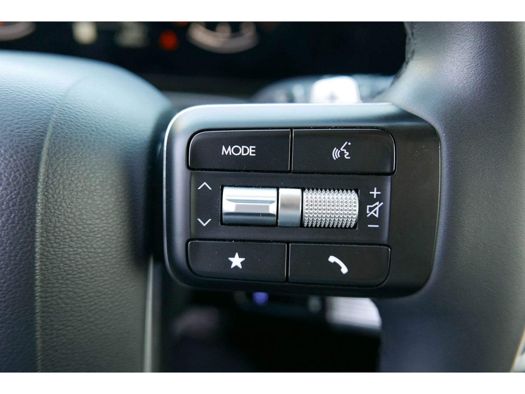 Photo 12 of this Hyundai Santa Fe