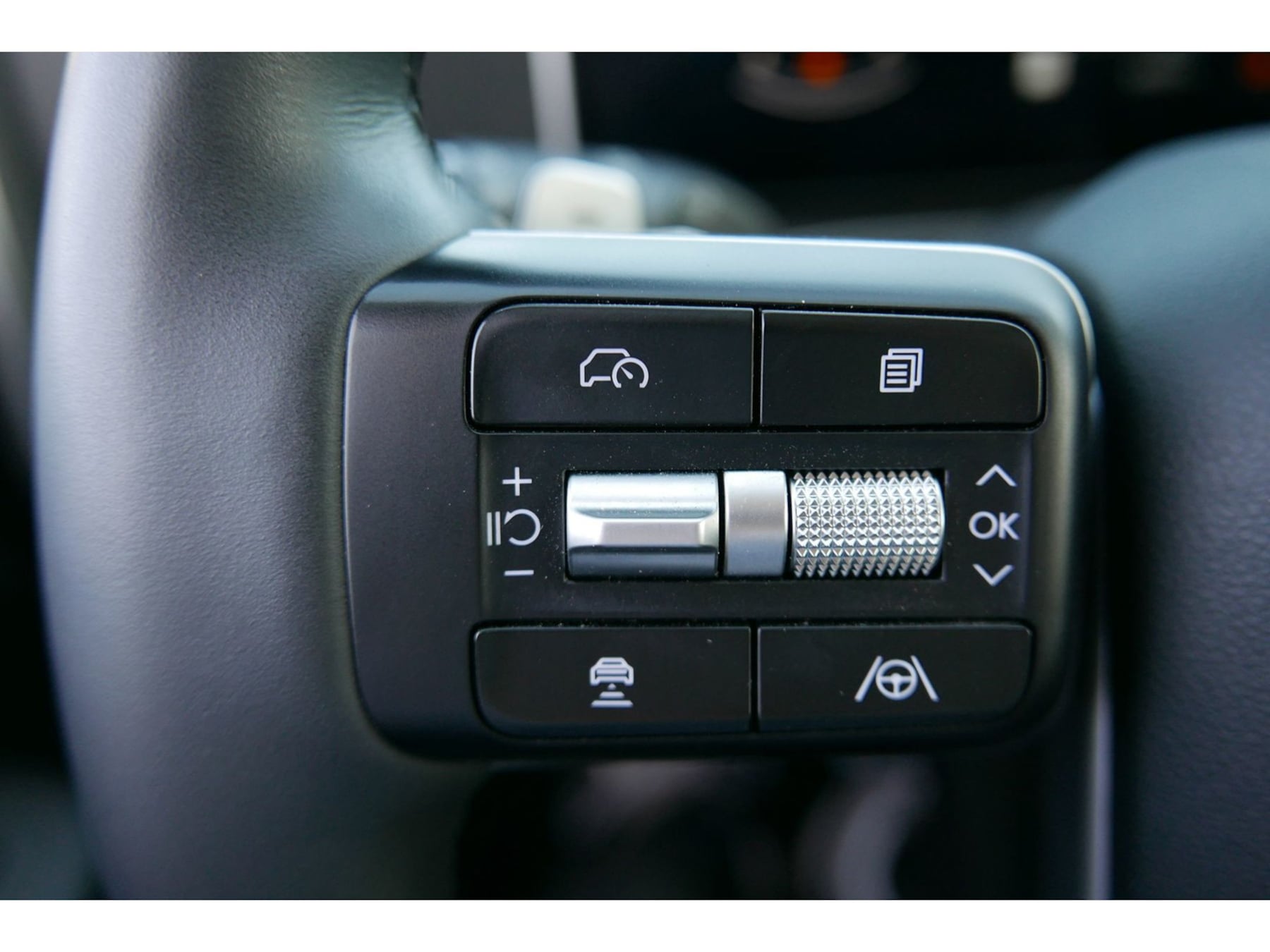 Photo 11 of this Hyundai Santa Fe