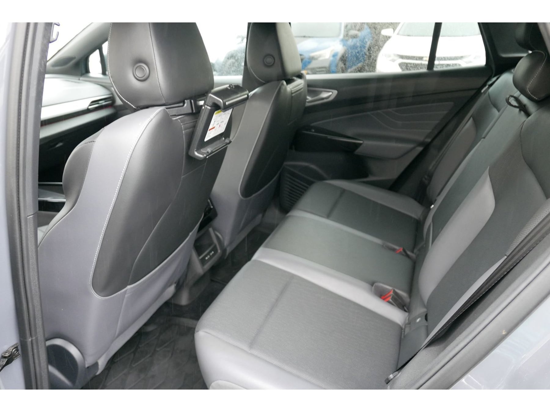 Photo 3 of this Volkswagen ID.4