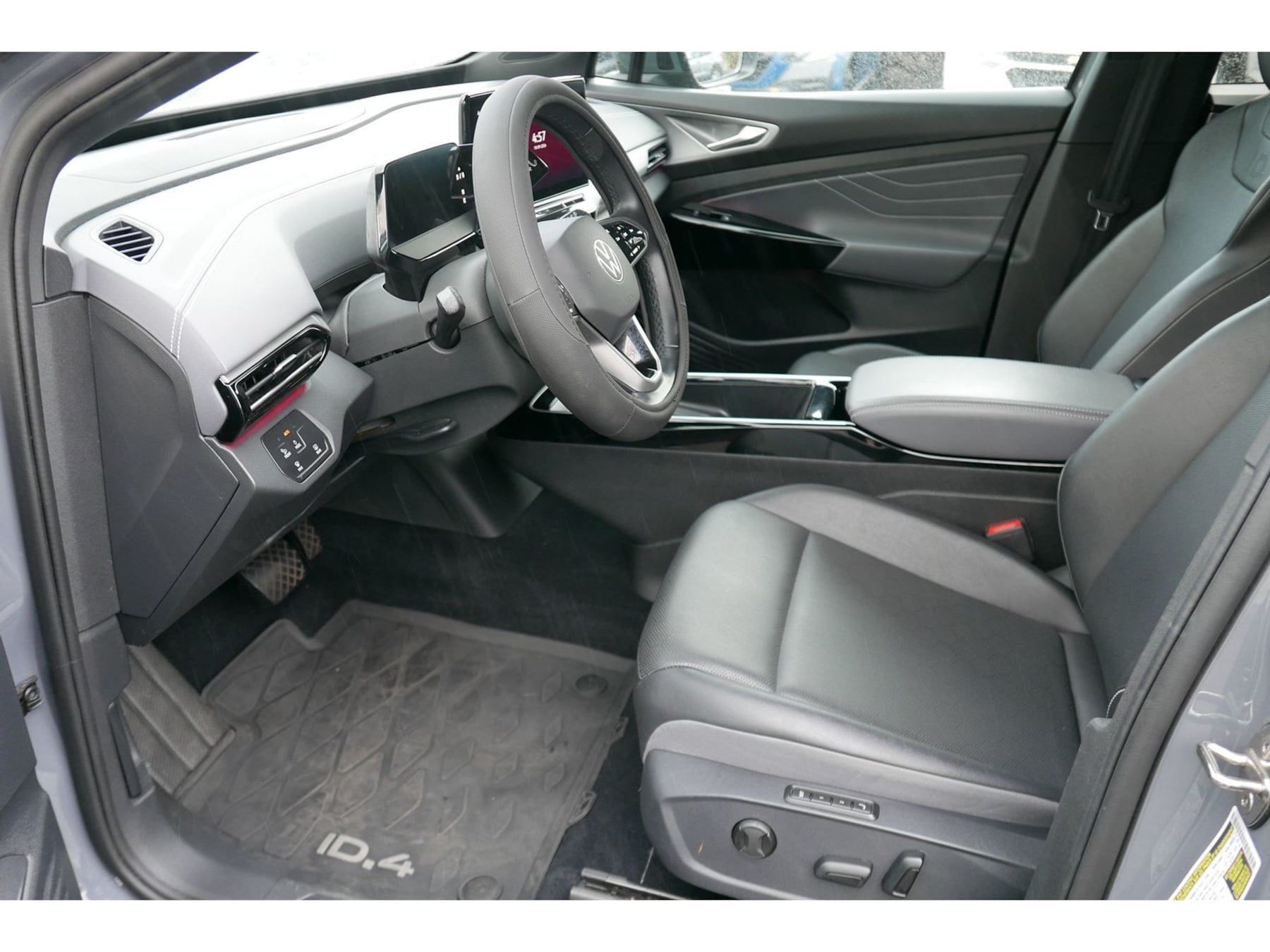 Photo 2 of this Volkswagen ID.4