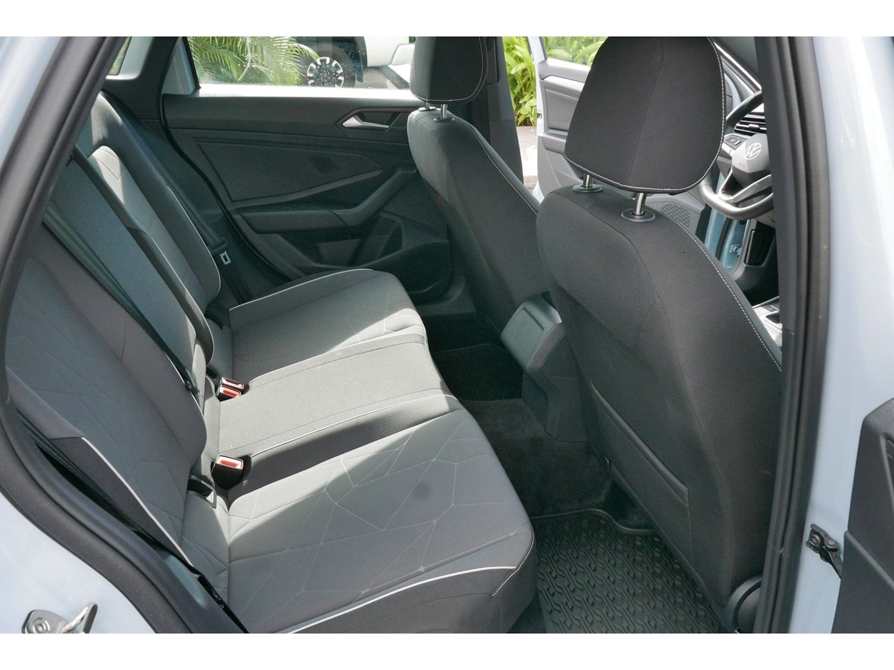 Photo 5 of this Volkswagen Jetta