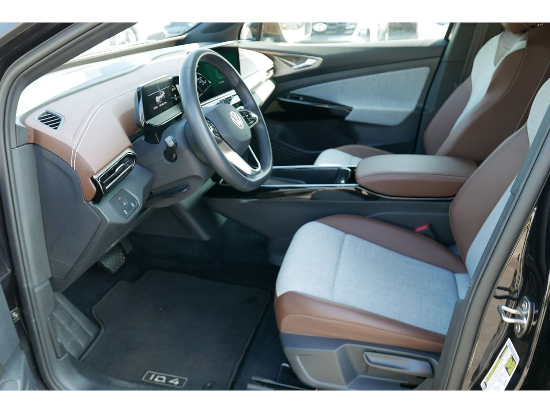 Volkswagen ID.4 photo 2