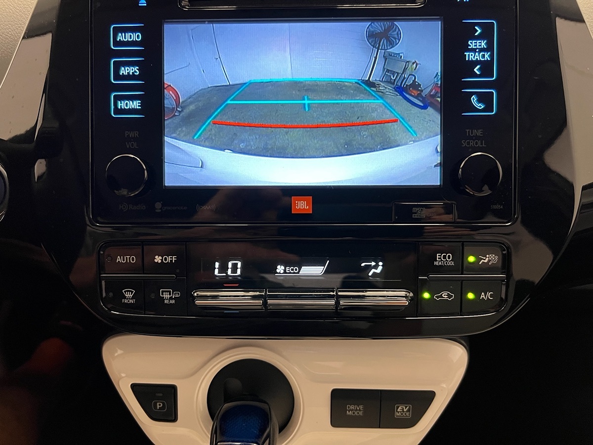 2017 Toyota Prius Four photo 3