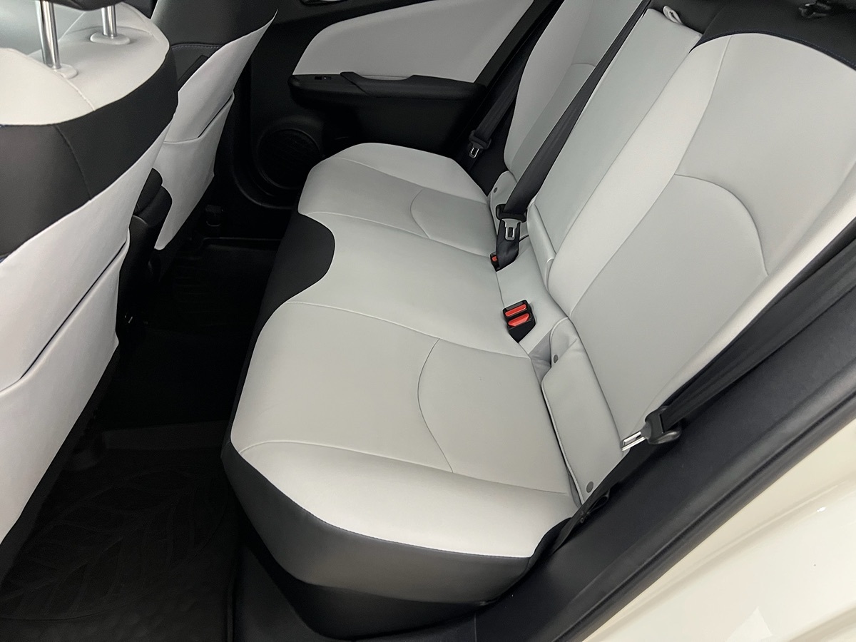 2017 Toyota Prius Four photo 13
