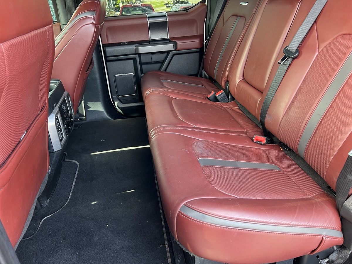 2019 Ford F-250 Platinum photo 12