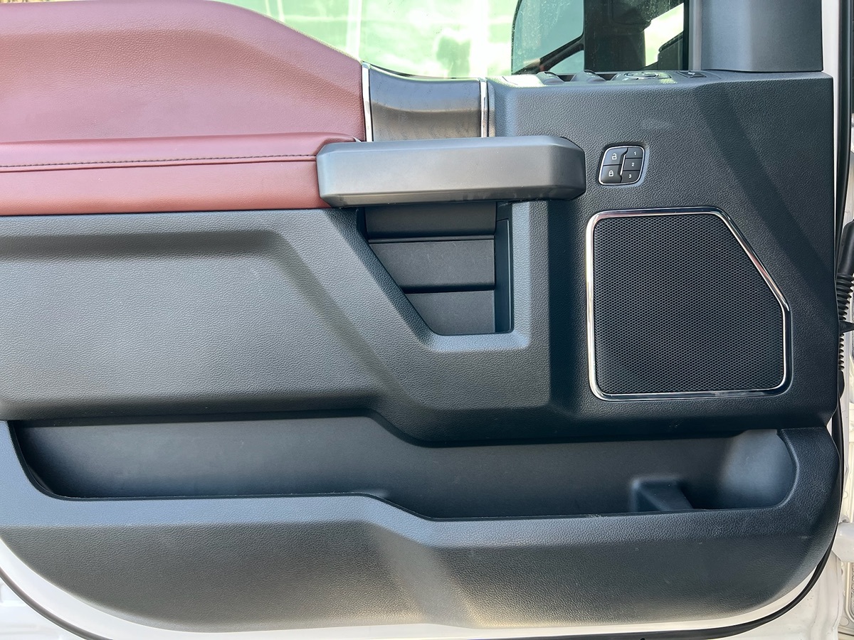 2019 Ford F-250 Platinum photo 17