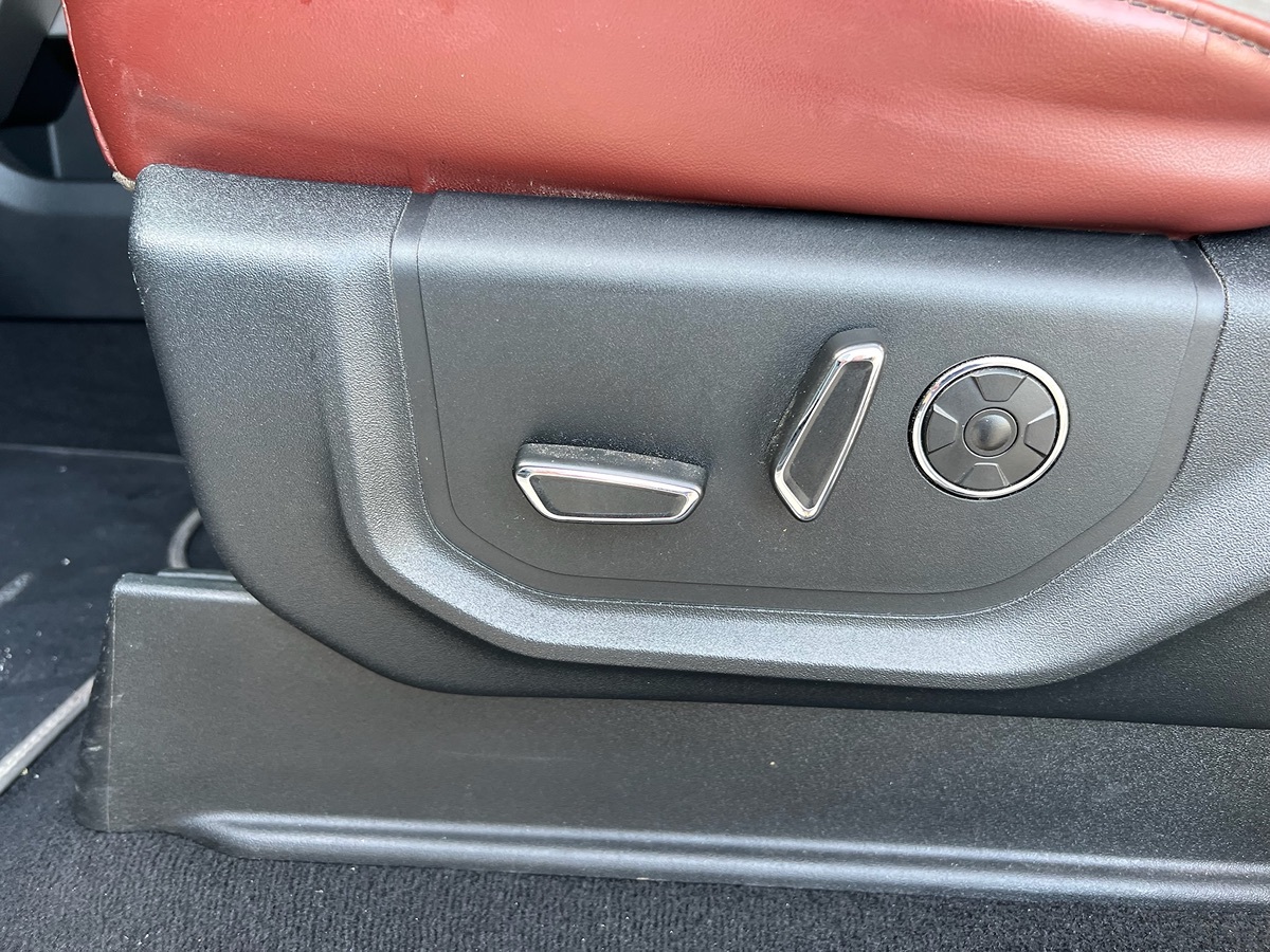 2019 Ford F-250 Platinum photo 20