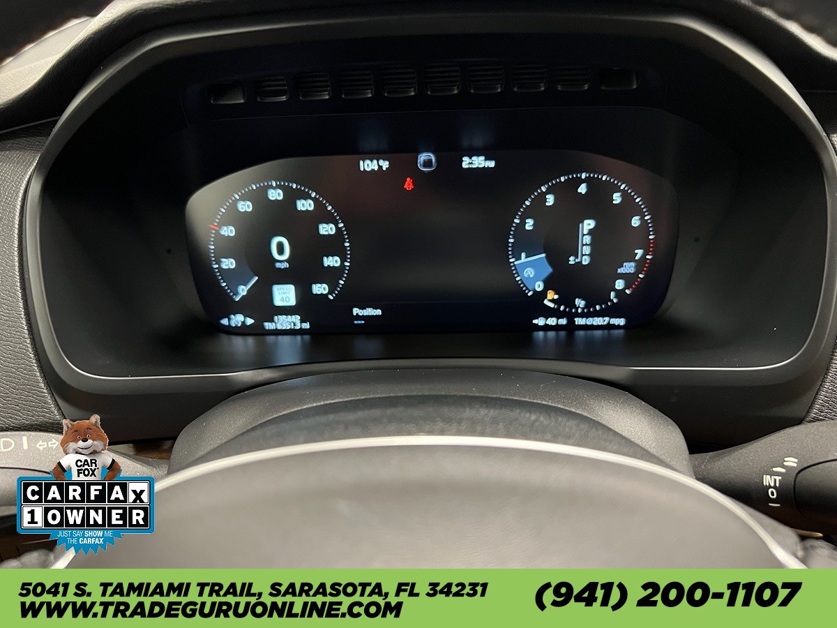2016 Volvo XC90 T6 Momentum photo 21