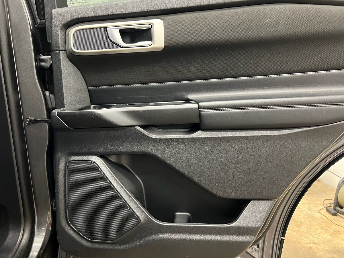2020 Ford Explorer XLT photo 12