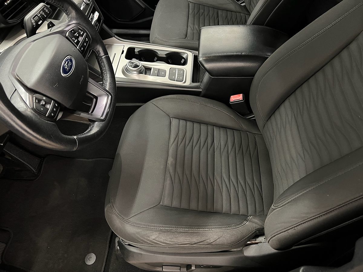 2020 Ford Explorer XLT photo 4