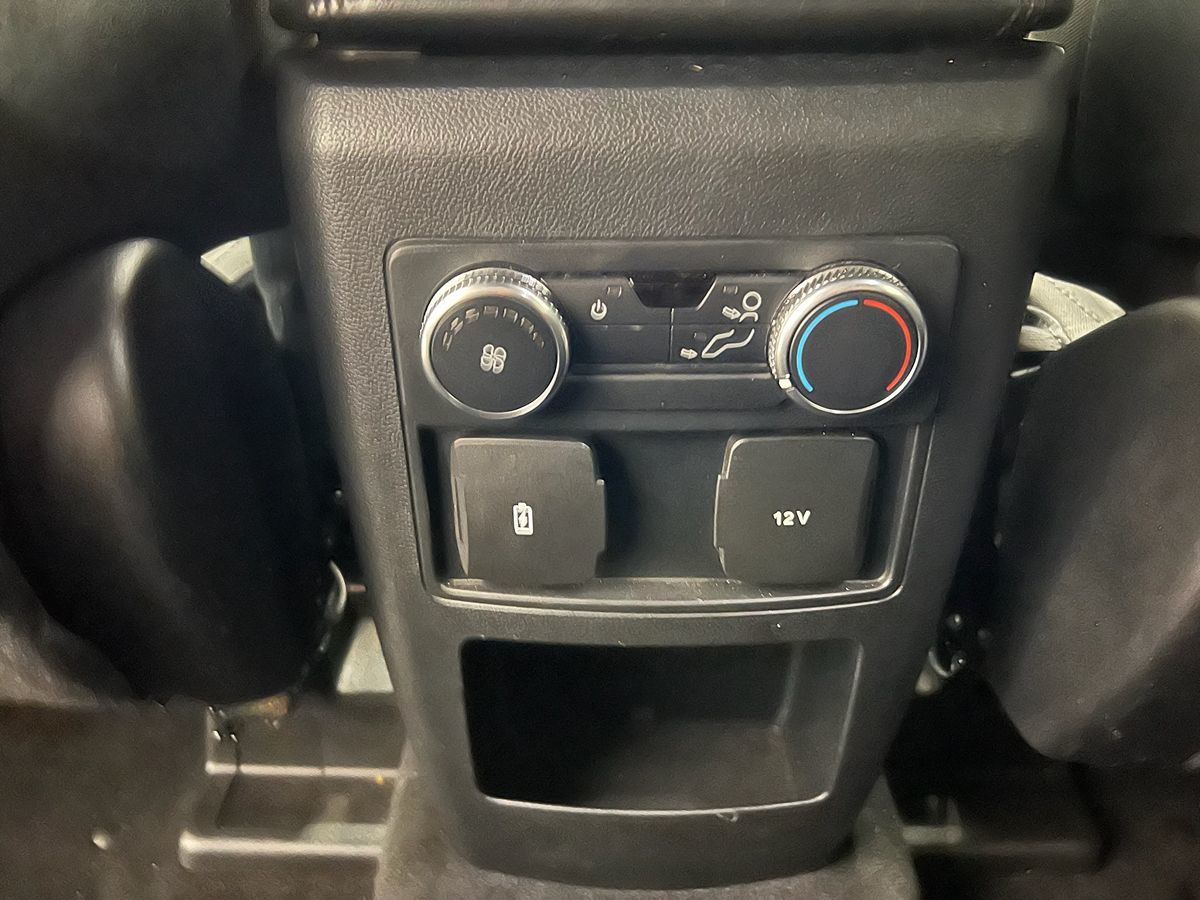 2020 Ford Explorer XLT photo 16