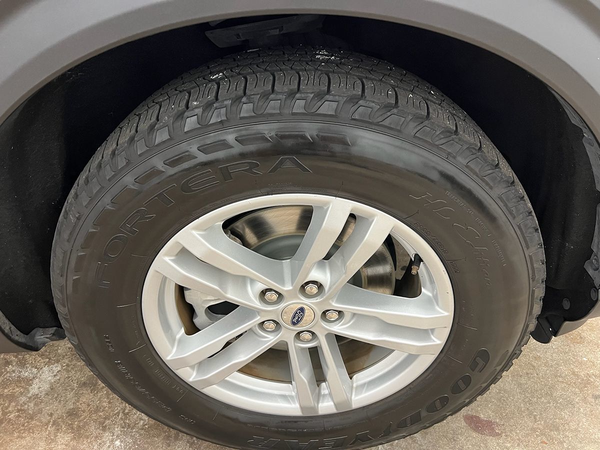 2020 Ford Explorer XLT photo 22