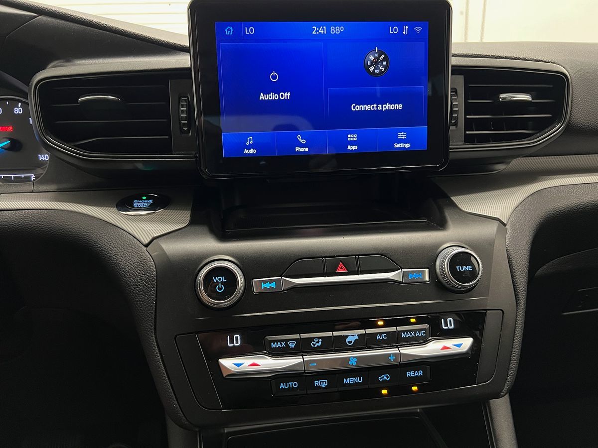 2020 Ford Explorer XLT photo 3