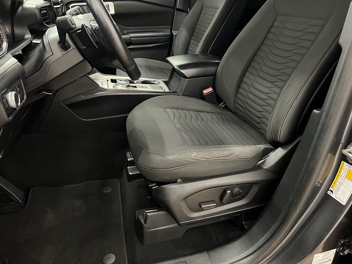 2020 Ford Explorer XLT photo 10