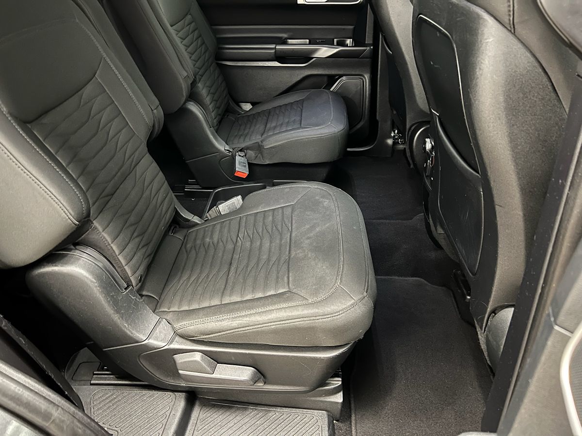 2020 Ford Explorer XLT photo 7