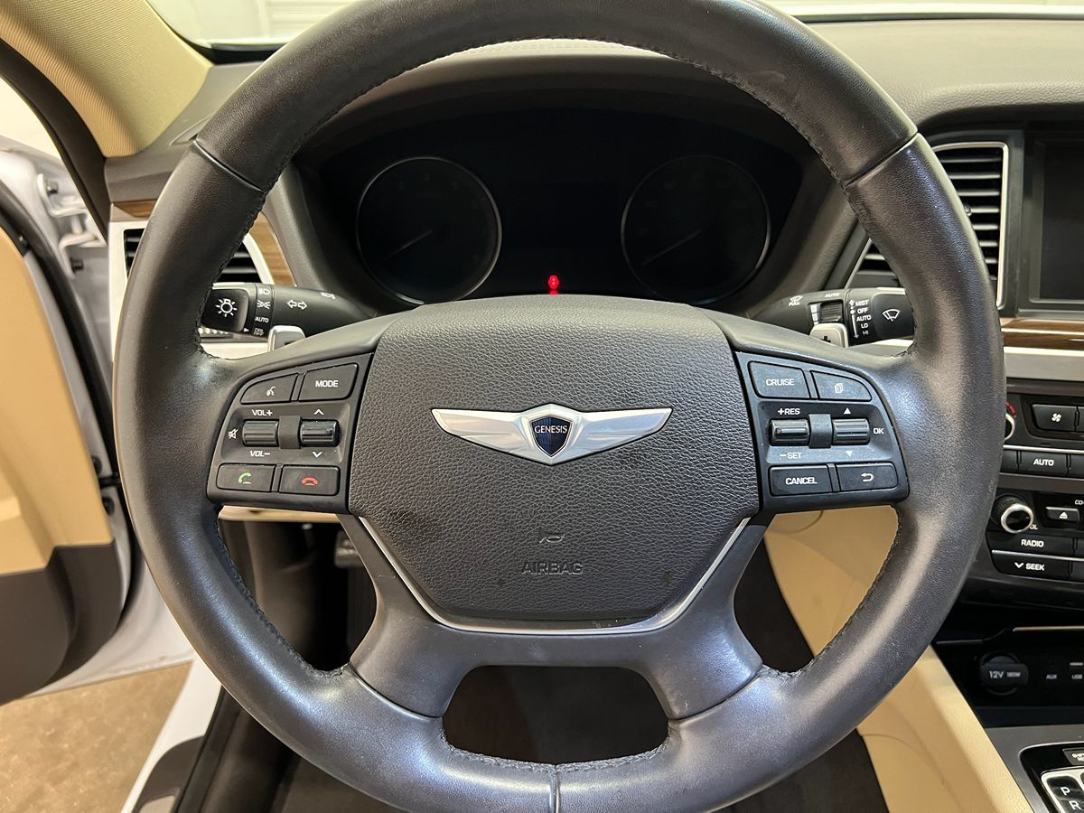2015 Hyundai Genesis 3.8 photo 19