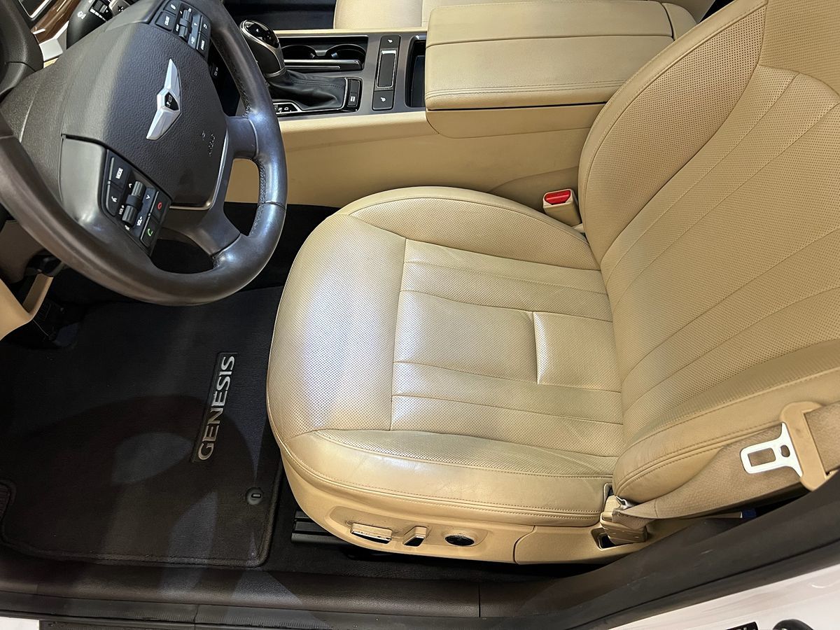 2015 Hyundai Genesis 3.8 photo 7