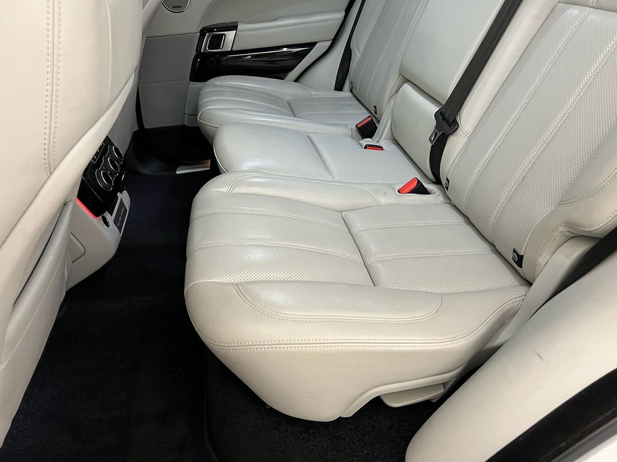 2017 Land Rover Range Rover HSE photo 4