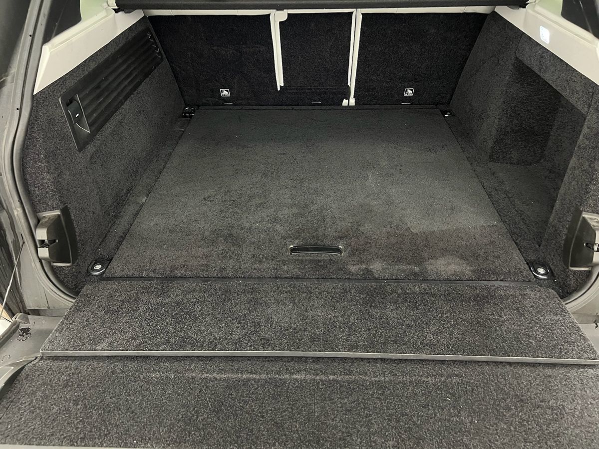 2017 Land Rover Range Rover HSE photo 13