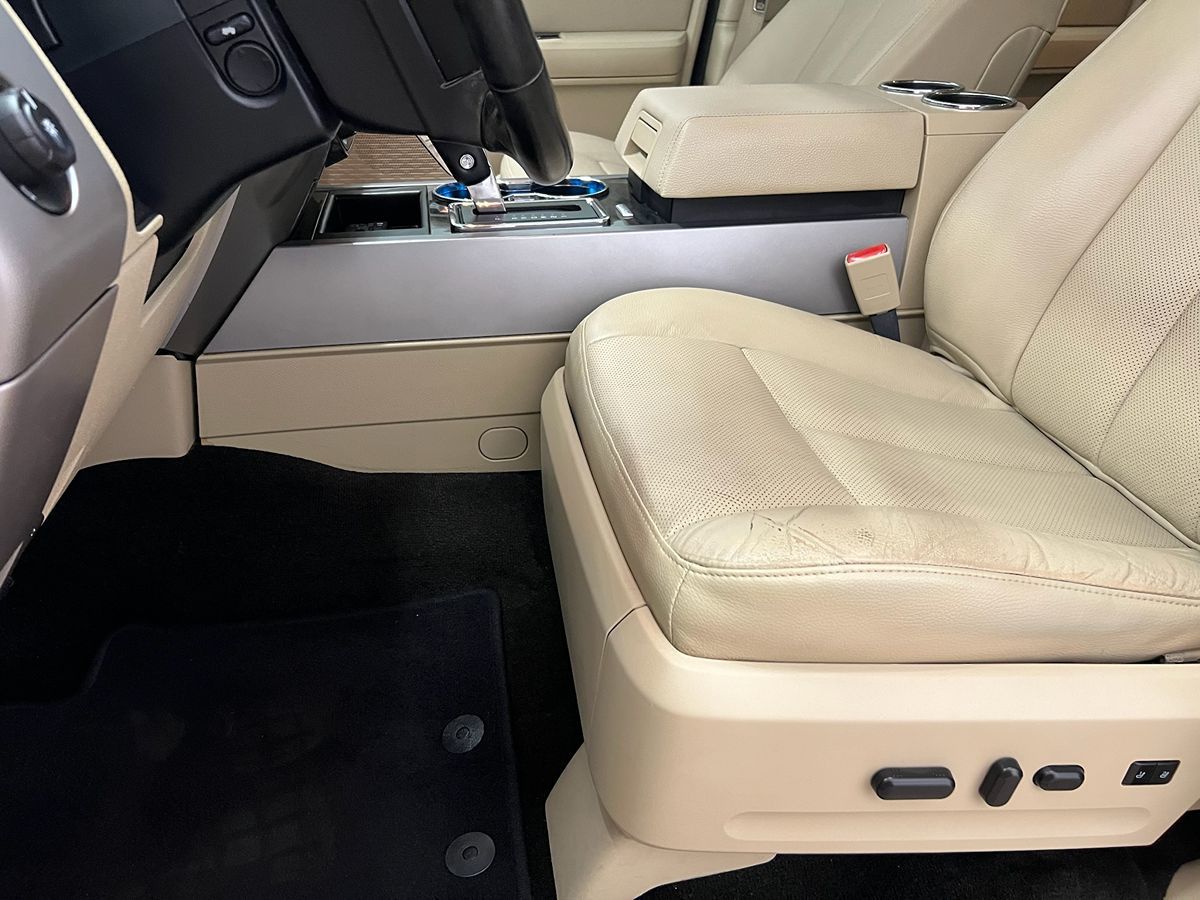 2017 Ford Expedition Limited photo 10
