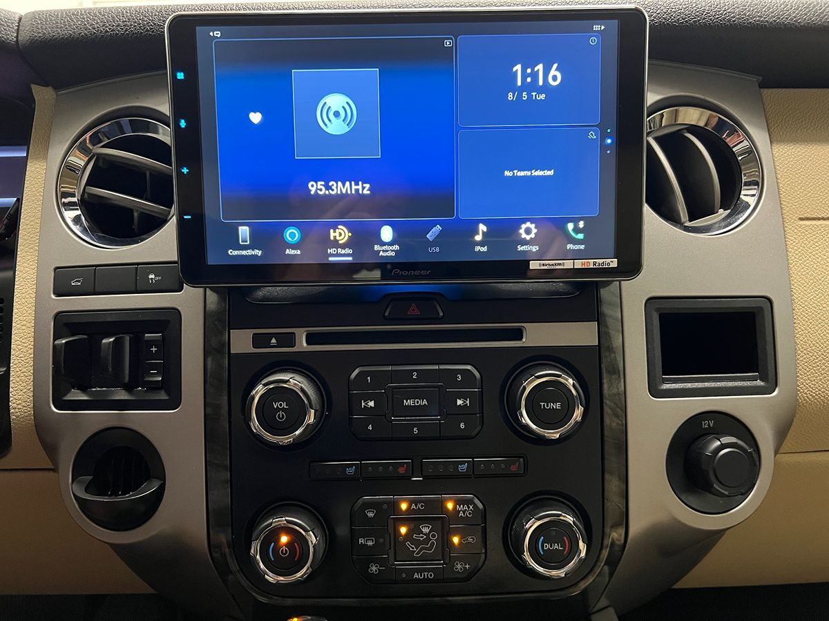 2017 Ford Expedition Limited photo 2