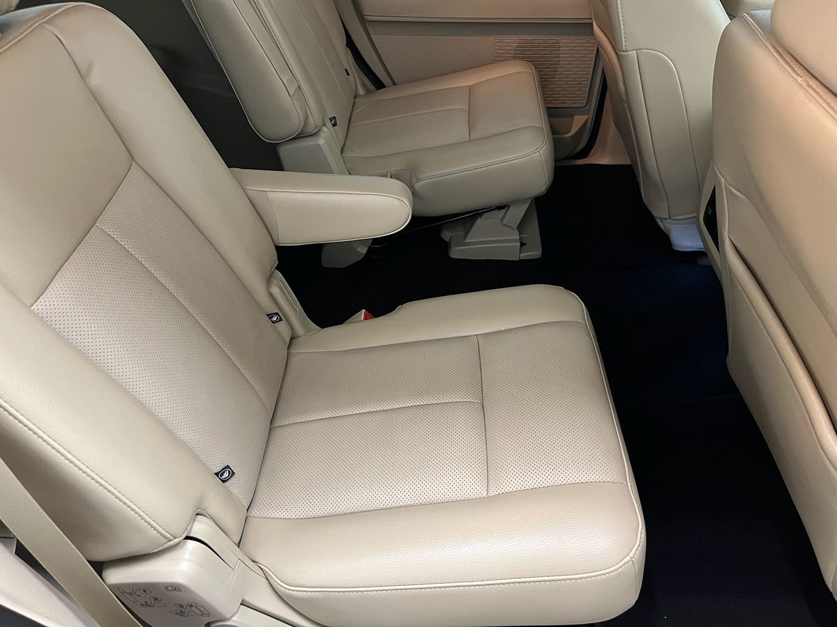 2017 Ford Expedition Limited photo 7