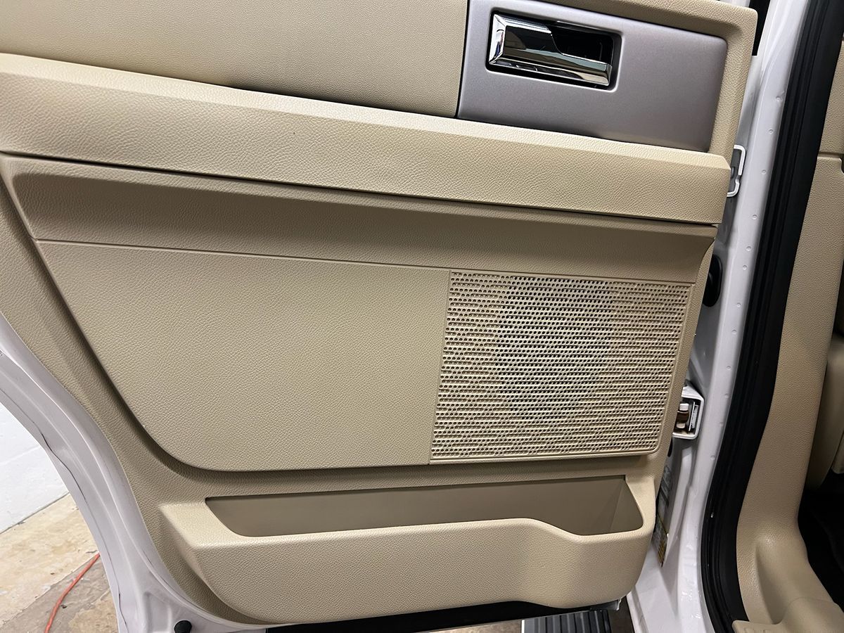 2017 Ford Expedition Limited photo 17