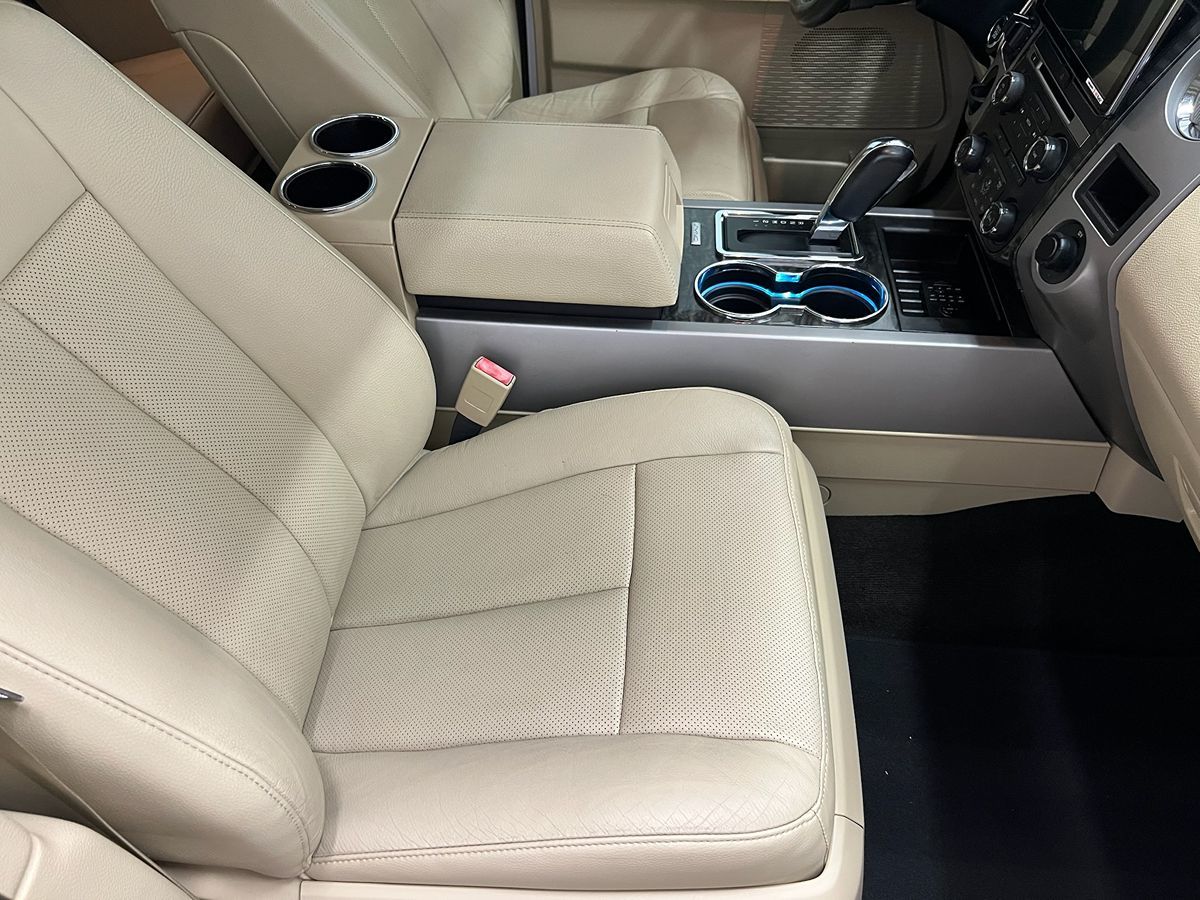 2017 Ford Expedition Limited photo 4