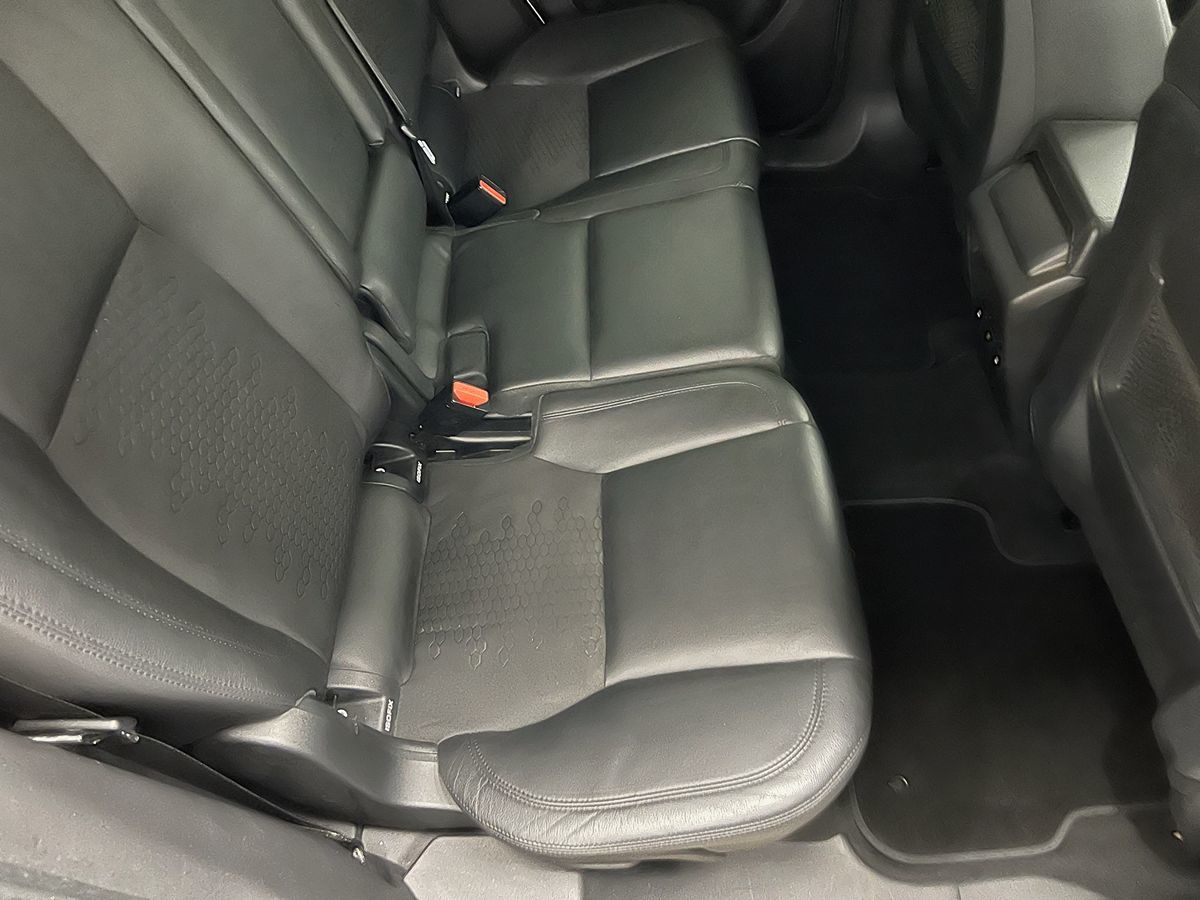 2016 Land Rover Discovery Sport SE photo 4