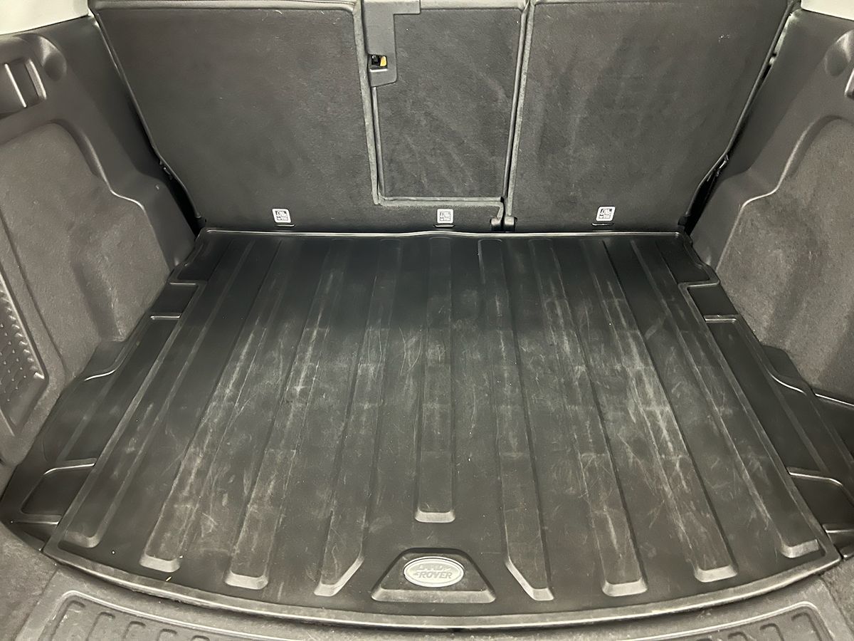 2016 Land Rover Discovery Sport SE photo 11